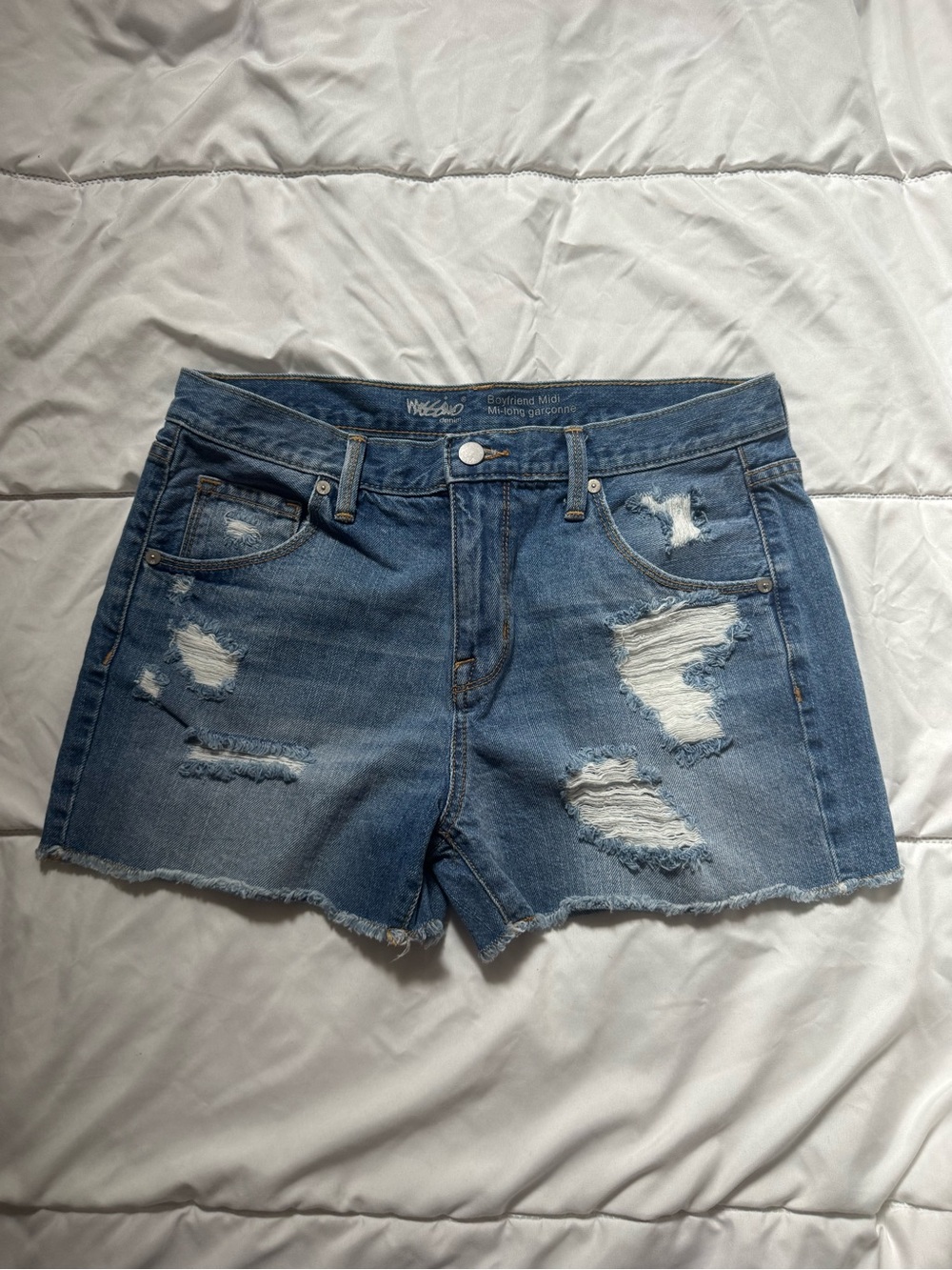 Distressed Blue Denim Shorts 💙🤍✨